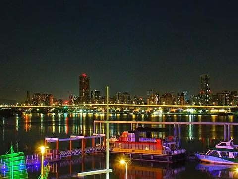 大稻埕碼頭-夜景(圖片來源：臺北市政府觀光傳播局)