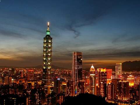 要看象山的百萬夜景,搭乘捷運就能輕鬆抵達(圖片來源:臺北市政府觀光傳播局)