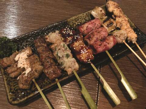 三虎居酒屋は美味しい日本料理が提供されるお店として、台北の若者の間で話題になっています。
