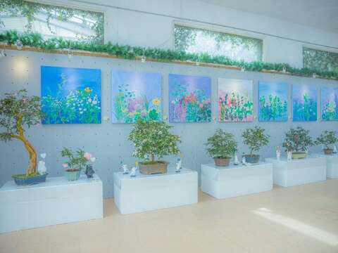 台灣三E美術會王馨敏理事長《疫情花園》系列畫作(圖片來源：臺北市政府工務局公園路燈工程管理處)