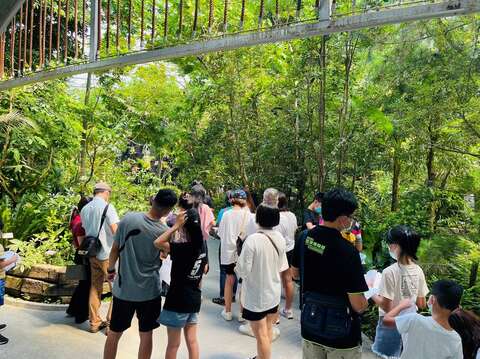 臺北典藏植物園擁有豐富植物資源，並且提供多樣課程及導覽解說服務。(圖片來源：臺北市政府工務局公園路燈工程管理處)