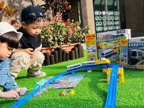 TRTC, Takara Tomy Introduce MRT Taipei Zoo Station Train Set