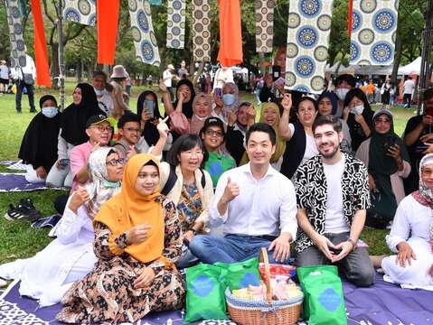 Outdoor Celebration for 2023 Eid al-Fitr Takes Place in Taipei