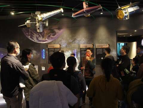 天文館5月親子營，將配合特展推出「天鏡奇緣」一日遊活動(圖片來源：臺北市立天文科學教育館)