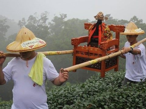 跟著尪公出巡山林田園，踏著先輩的腳步體驗文化。(圖片來源：臺北市政府觀光傳播局)