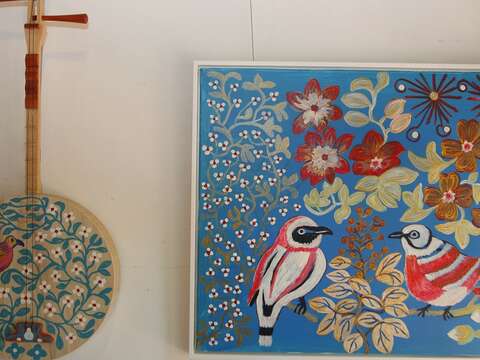 曾鳳麗阿媽的彩繪月琴-隨心與畫作-金枝玉葉即日起在梅庭展出到7月16日