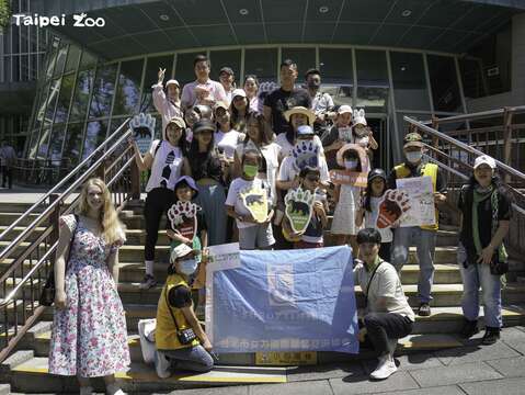 Taipei Zoo Introduces Bilingual Tour Pamphlet for Kids