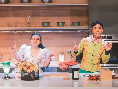 藝穗節的表演場域十分多元,往年也曾在國立台灣科學教育館的「未來廚房」上演實驗樂劇《偷吃?好吃!》。(圖/臺北表演藝術中心)