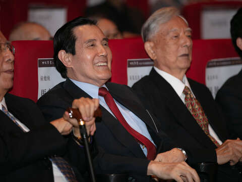 Mayor Joins Former Mayors at Documentary Premiere