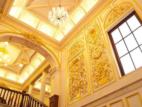 The interior decoration of Taipei Guest House is rich and exquisite, which is why the production crew chose it as the mansion of a wealthy family in the movie. (Photo‧Taipei Guest House)