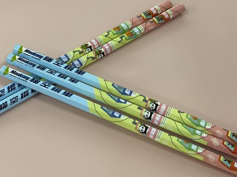 買動貓樂玩套票，前5000名送貓纜色鉛筆，可至貓空纜車動物園南站兌換(圖片來源：臺北市政府觀光傳播局)