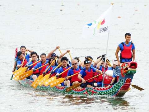 Mayor Leads City Dragon Boat Team, Kicks off 2023 Dragon Boat Championships