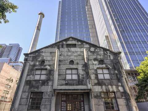 かつてのボイラー室は現在カフェとして活用され、この建物に新たな使命を与えています。(写真‧Te Fan Wang)