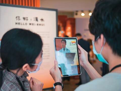 渭水驛站常設展「你好,渭水」透過4DViews技術重現蔣渭水的立體影像,解說這位民主鬥士的精彩故事。(圖/財團法人蔣渭水文化基金會)