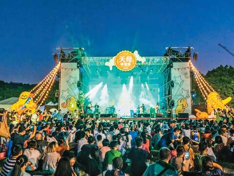 「天母啤酒節」以音樂、啤酒High到最高點。