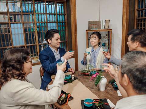 蔣萬安市長於老房子東美院體驗茶藝文化(圖片來源：臺北市政府文化局)