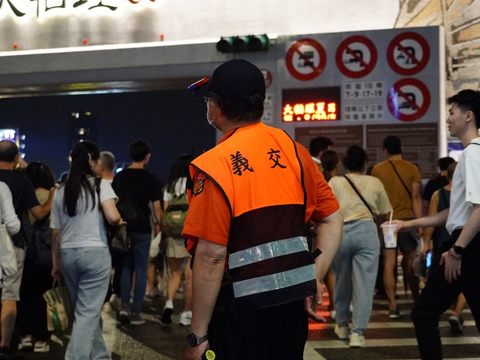 Mayor Attends Closing Fireworks of 2023 Dadaocheng Summer Festival
