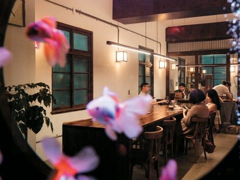 「玉虫画室」金魚缸為空間帶來濃厚日式氛圍。(圖片來源：臺北市政府觀光傳播局)