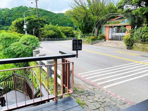 湖田國小對面水圳步道入口(圖片來源：臺北市政府工務局大地工程處)
