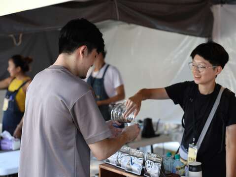 咖啡嘉年華市集現場展售精品咖啡(圖片來源：臺北市商業處)