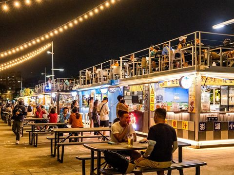貨櫃市集內有多種美食小吃。(圖片來源：臺北市政府觀光傳播局)