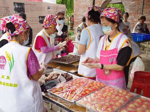 大橋頭米食由商圈店家以傳統古法手工製作(圖片來源：臺北市商業處)