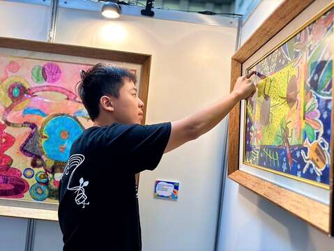 突破障礙展現藝術才能 ，北市特殊教育學生藝術聯展，115件學生作品精彩亮相！ (圖片來源：臺北市政府教育局)