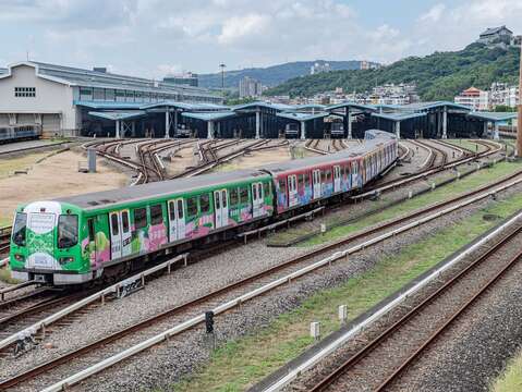 捷淨生活．淡信線ESG彩繪列車(圖片來源：臺北大眾捷運股份有限公司)