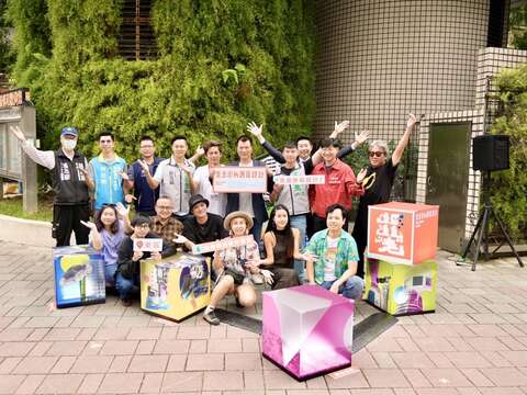 街角遇見設計開幕記者會全體來賓合影(圖片來源：臺北市政府文化局)