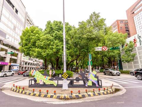 過馬路也是很嘻哈的事(設計師：25度)(圖片來源：臺北市政府文化局)