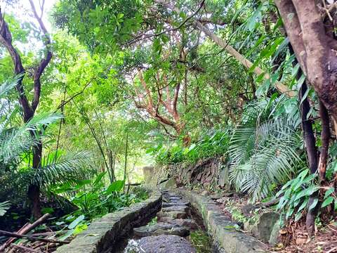 溪山古圳跳石步道(圖片來源：臺北市政府工務局大地工程處)