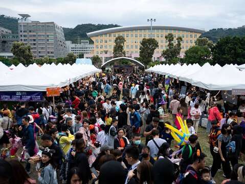 天母搞什麼鬼15萬聖節活動吸引民眾扮裝遊逛(圖片來源:臺北市商業處)