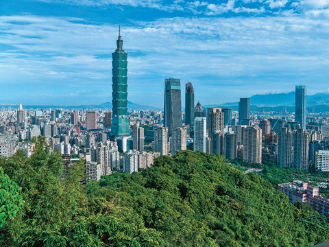 象山步道觀景台視野極佳，可眺覽台北市景。