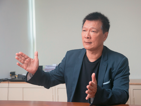 文化局長蔡詩萍細數4位得獎人對台北文化的貢獻,也分享他對台北文化獎的未來願景。(攝影∕林煒凱)