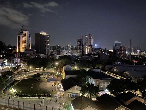 P48-51#寫真-華山文創園區深夜@羅紓筠
