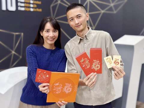 好運「龍」總來!附贈2款特製紅包袋、獨家捷運春聯1幅,售完為止敬請把握!(圖片來源:臺北大眾捷運股份有限公司)