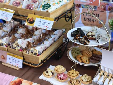 112年輔導店家樂東菓丼特色商品展示(圖片來源：臺北市商業處)