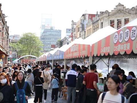 現場攤位人潮(圖片來源：臺北市商業處)