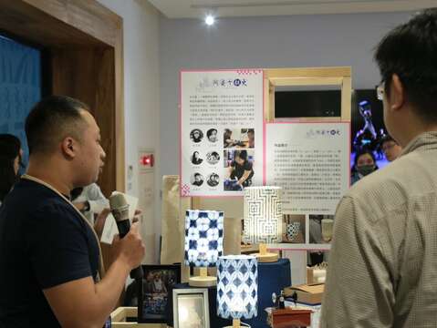 藝起玩Hakka 夥紅後生創客團隊-阿婆个靛火(圖片來源：臺北市政府客家事務委員會)