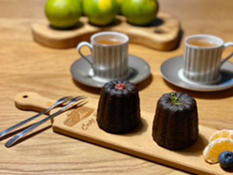 M PAPA Love’s Kitchen特製的「菊花可麗露」(圖片來源：臺北市政府工務局公園路燈工程管理處)