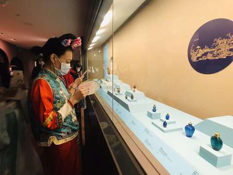 文物探索集章活動，任務完成可兌換限定的故宮之夜限定版-糖霜餅乾(圖片來源：臺北市政府觀光傳播局)