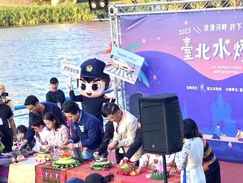 「2023臺北水燈節」活動，邀請臺北市蔣萬安市長擔任點燈手(圖片來源：臺北市政府警察局)