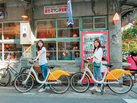 台北巷弄裡有各式風格店鋪,最適合騎乘YouBike漫遊。