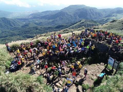 A short hike to Mt. Qixing ends perfectly! Everyone loves the hiking event and wants to join it every year
