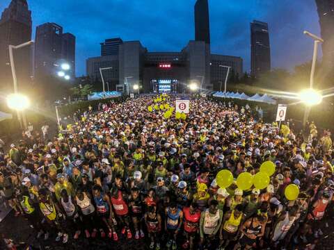 2023臺北馬拉松盛況(圖片來源:臺北市政府體育局)