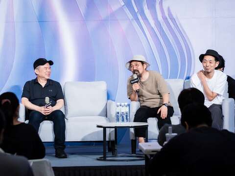 《消失的情人節》與其改編版本《快一秒的他》兩片主創者對談