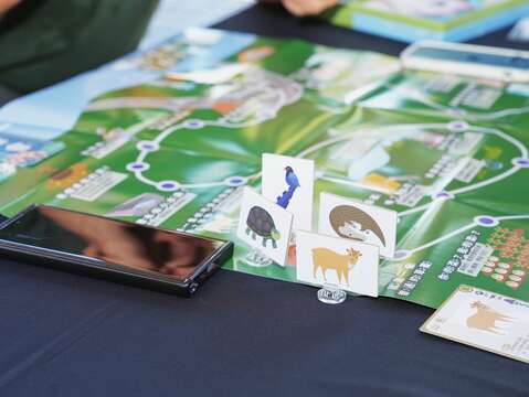 臺北動保教育月系列活動：動保處原創「野生動物生存大考驗」生命教育桌遊。