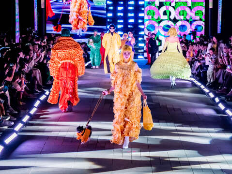 2023臺北時裝週-閉幕大秀-本屆《2023臺北時裝週 Taipei Fashion Week》以【多元共融DE&I】為主題概念