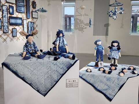 藍染娃娃(圖片來源：臺北市政府客家事務委員會)