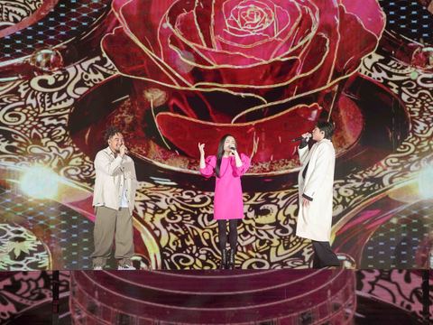 金曲2王1后首度同台合體演唱〈戀人未滿〉(圖片來源：台北市政府觀光傳播局)